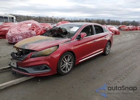 2015 Hyundai Sonata Sport 2.0T z USA, uszkodzony, nr VIN 5NPE34ABXFH081444